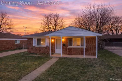 3903 Gloria St, Wayne, MI 48184