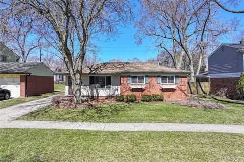 30110 Fink Ave, Farmington Hills, MI 48336