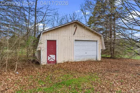 Exterior - 3432 S State Rd, Davison, MI 48423 photo 5 of 9