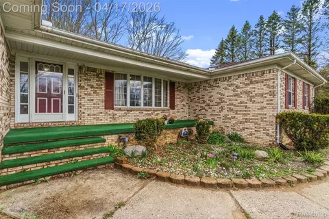 Exterior - 3432 S State Rd, Davison, MI 48423 photo 2 of 9