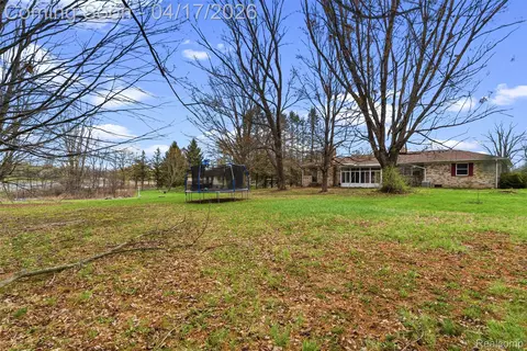 Exterior - 3432 S State Rd, Davison, MI 48423 photo 8 of 9