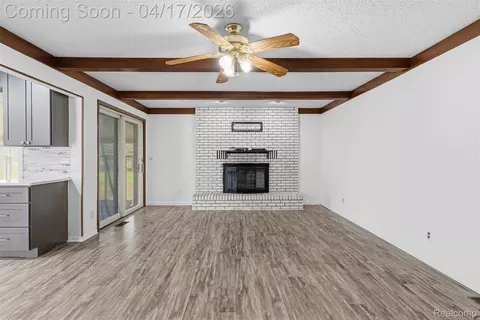 Living - 3432 S State Rd, Davison, MI 48423 photo 7 of 8