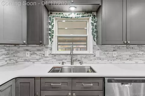Kitchen - 3432 S State Rd, Davison, MI 48423 photo 3 of 5