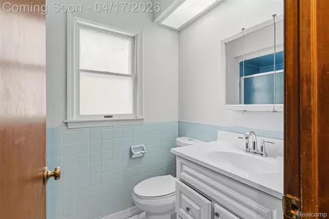 Bath - 3432 S State Rd, Davison, MI 48423 photo 3 of 5