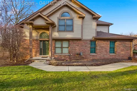 5351 Royal Vale Ln, Dearborn, MI 48126