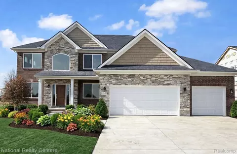 1028 Rochawies Dr, Oakland, MI 48363