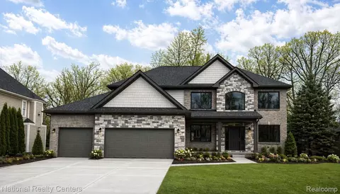 1028 Rochawies Dr, Oakland, MI 48363