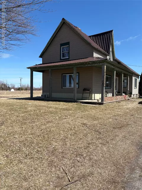 5230 State Rd, Fort Gratiot, MI 48059