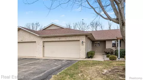 981 Amber View Dr SW, Byron, MI 49315