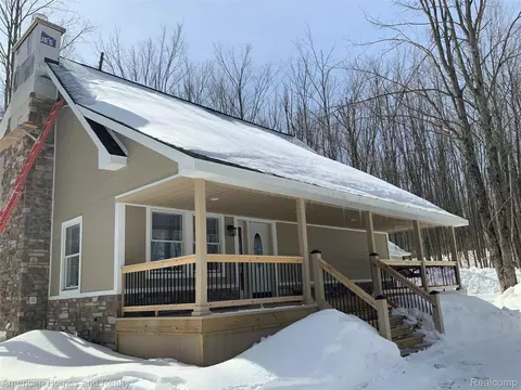 9568 N Ridge Dr, Mancelona, MI 49659