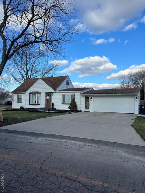 1411 Beatrice St N, Westland, MI 48186