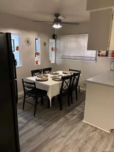Dining - 7029 Jackson Ave, Warren, MI 48091 photo 2 of 2