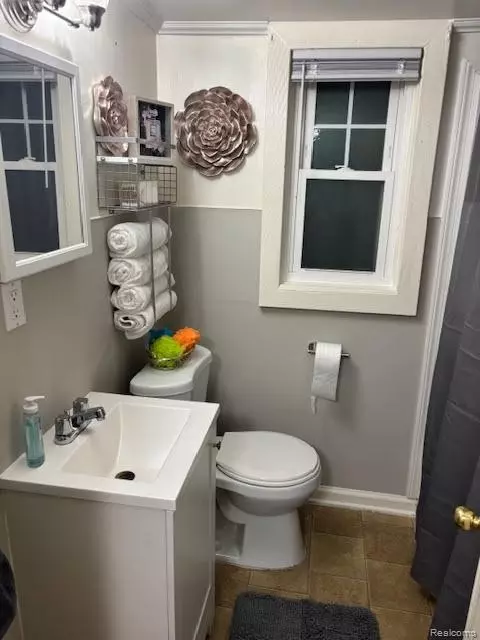 Bath - 7029 Jackson Ave, Warren, MI 48091 photo 1 of 1