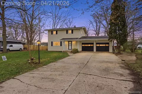 4450 Westway Dr, Flint, MI 48473