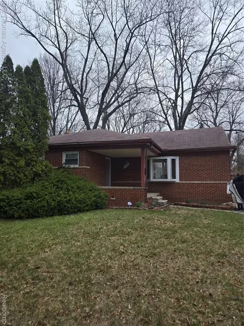 24220 Gardner St, Oak Park, MI 48237