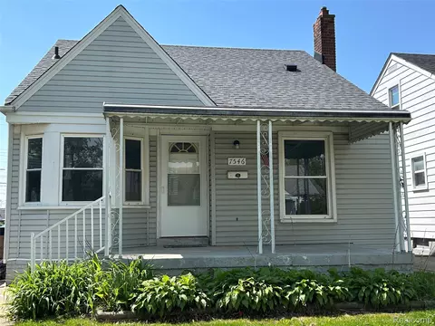 7546 Sterling, Center Line, MI 48015