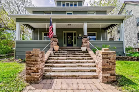 115 College Pl, Ypsilanti, MI 48197