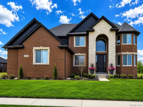15870 Via Manzoni, Macomb, MI 48042