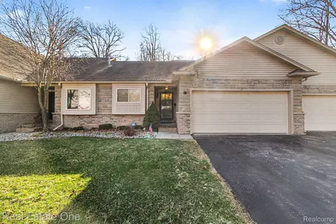 17504 Christina Dr #193, Huron, MI 48164