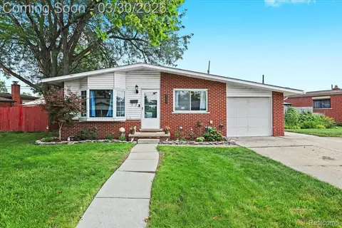 8346 Hillcrest Blvd, Westland, MI 48185