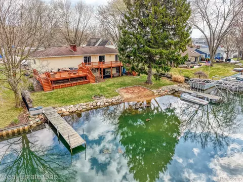 10846 Colony Rd, Putnam, MI 48169