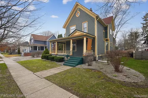 415 W Sibley St, Howell, MI 48843