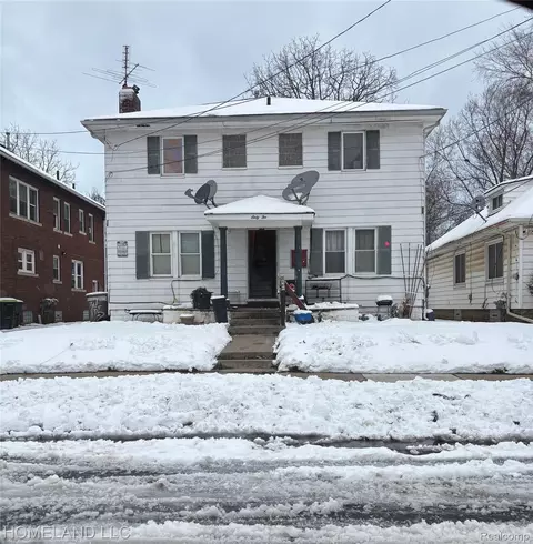 62 Newberry St, Pontiac, MI 48341