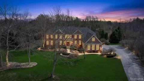 7286 Brentwood Ct, Superior, MI 48198