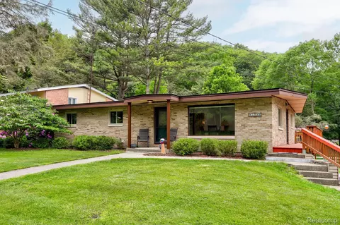 199 Grand Ave, Grand Haven, MI 49417