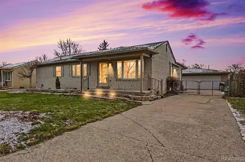 41174 Bernard Dr, Sterling Heights, MI 48313