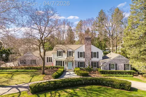1379 N Cranbrook Rd, Bloomfield Hills, MI 48301