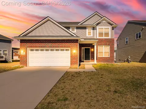 6210 S Trailwoods Dr, Scio, MI 48103