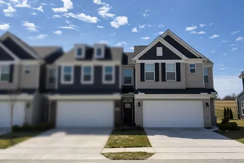 1508 Arcadia Dr, Milford, MI 48381
