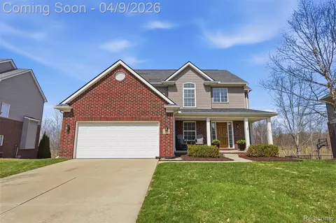 53834 Springwood Dr, Lyon, MI 48178
