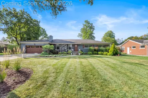 31700 Nixon St, Beverly Hills, MI 48025