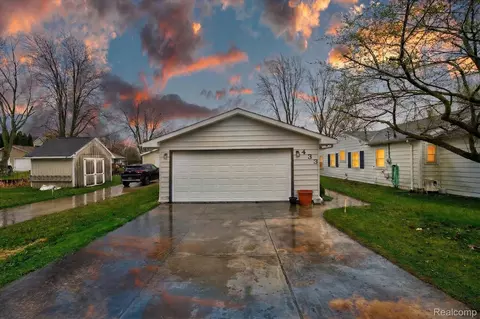 433 Walnut Dr, East China, MI 48054