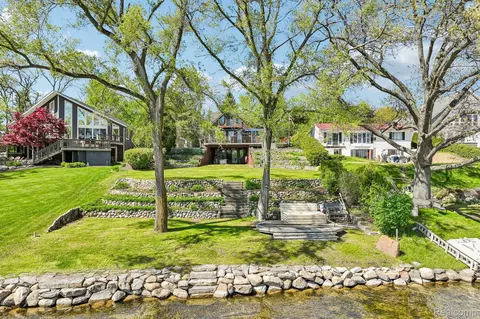 3641 Mann Rd, Village Of Clarkston, MI 48346