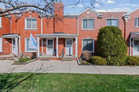 703 12 Saint Clair St, Grosse Pointe, MI 48230