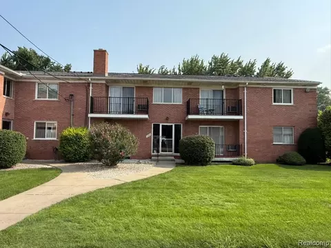 19585 Masonic Blvd #21, Roseville, MI 48066