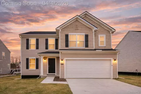 249 Saddleback Ct, White Lake, MI 48386