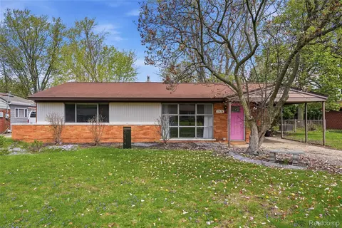 2674 Littletell Ave, West Bloomfield, MI 48324