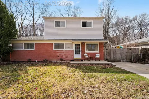 16190 Karin St, Taylor, MI 48180