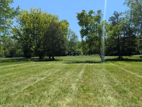 2840 Tatham Rd, Bridgeport, MI 48601