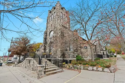 217 E Commerce St, Milford, MI 48381