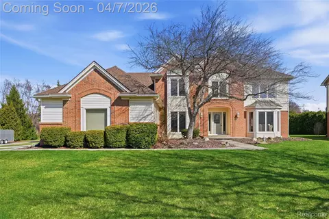 3600 Aynsley Dr, Rochester Hills, MI 48306