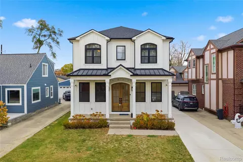 1211 E Lincoln St, Birmingham, MI 48009