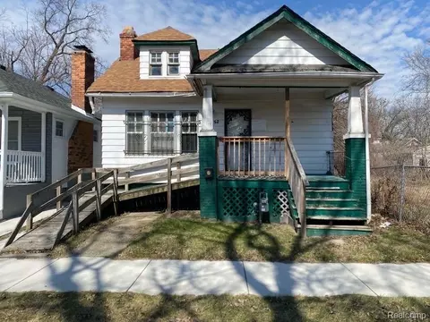 1952 Louise St, Highland Park, MI 48203