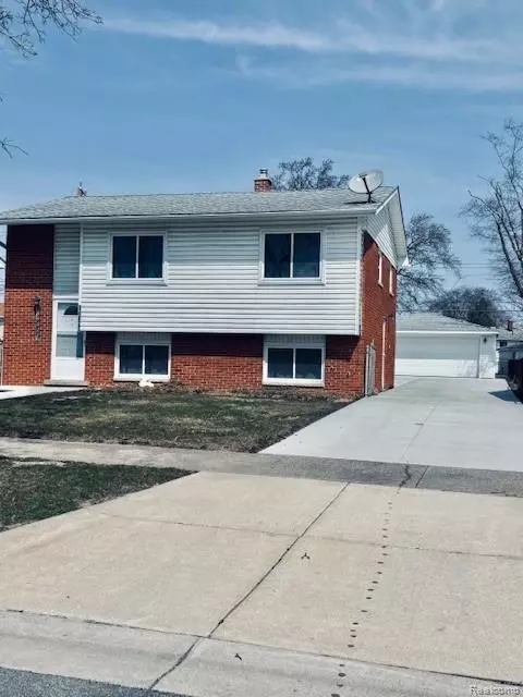 14022 Stoeflet St, Gibraltar, MI 48173