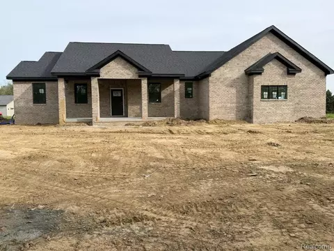 4104 Carriage Hill Dr, Metamora, MI 48455