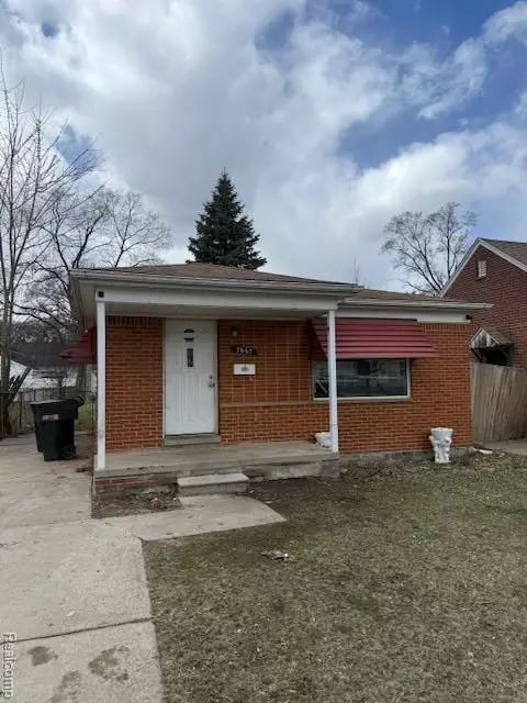 7667 Greenview Ave, Detroit, MI 48228